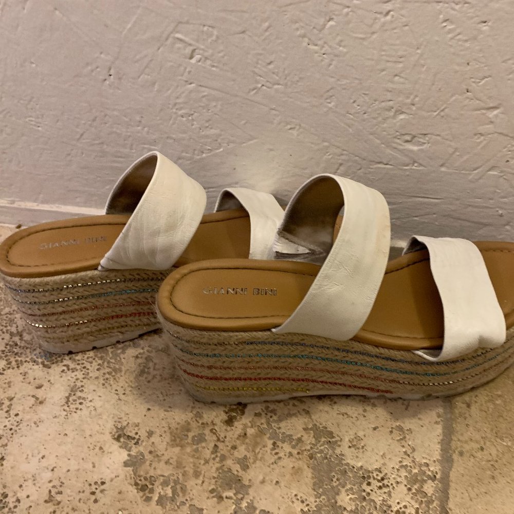 Gianni Bini platform sandals